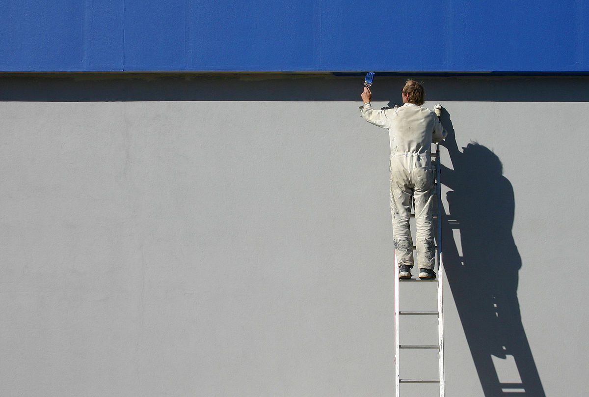 Read more about the article When to Consider a Painting Lift Rental